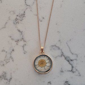 Floral Resin Pendant Necklace - Rose Gold Daisy